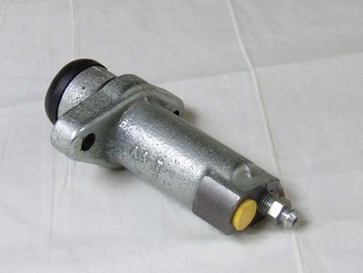 Clutch slave cylinder